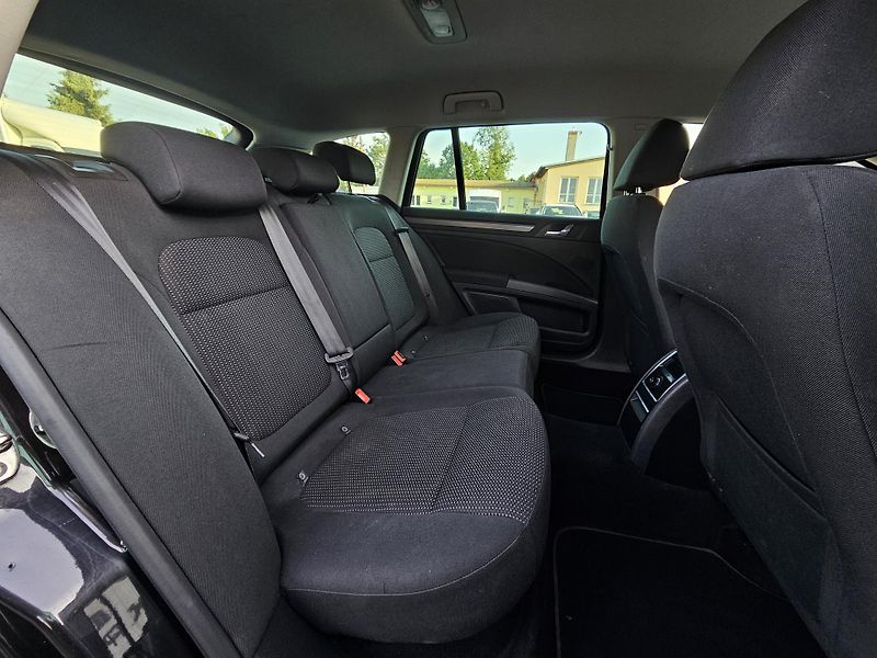 Škoda Superb 1.4 TSI 92kW,TAŽNÉ,SERVISKA - fotka 31 z 45