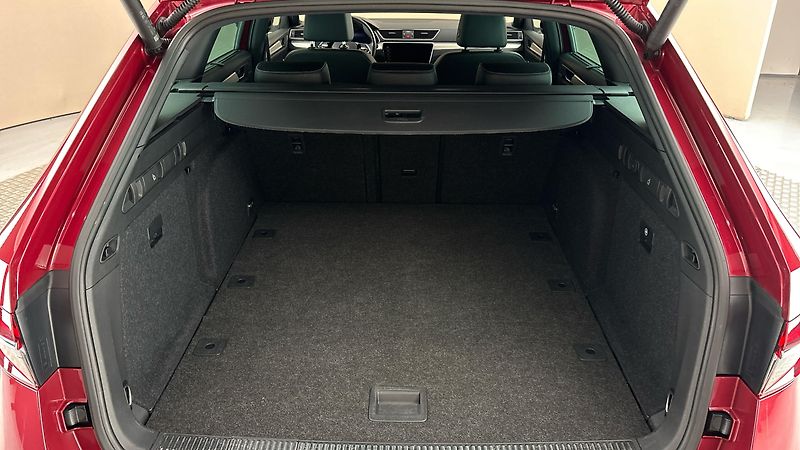 Škoda Superb 2.0 TDI DSG L&K Combi - fotka 17 z 35
