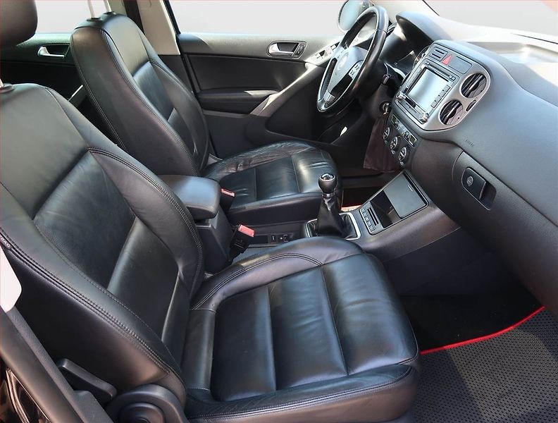 Volkswagen Tiguan (2008) 2.0 TDI, 4X4, Navi, Tempomat - fotka 9 z 23