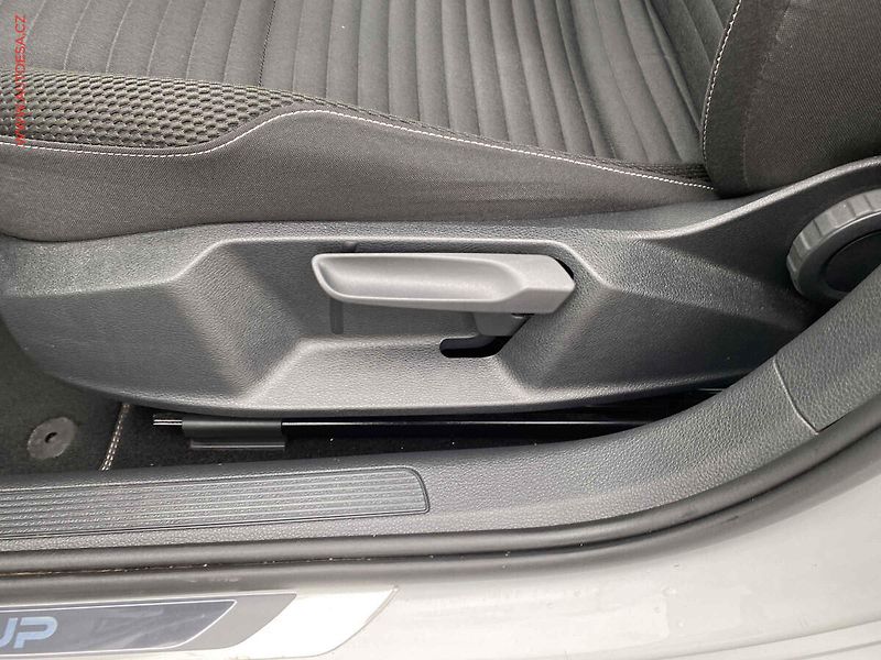 Volkswagen Golf (2015) 1.4 TSi, CUP, panor, TZ - fotka 14 z 17