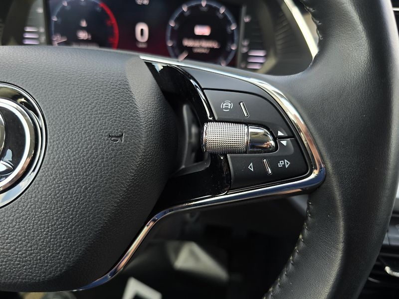 Škoda Octavia 2.0 TDI AMBITION PLUS 1.MAJ ČR - fotka 34 z 37