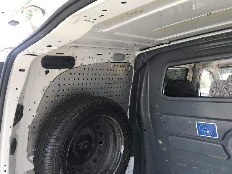 Mercedes-Benz Vito 2.2 CDI 70,KLIMA,6-MÍST,TAŽNÉ. - fotka 10 z 16