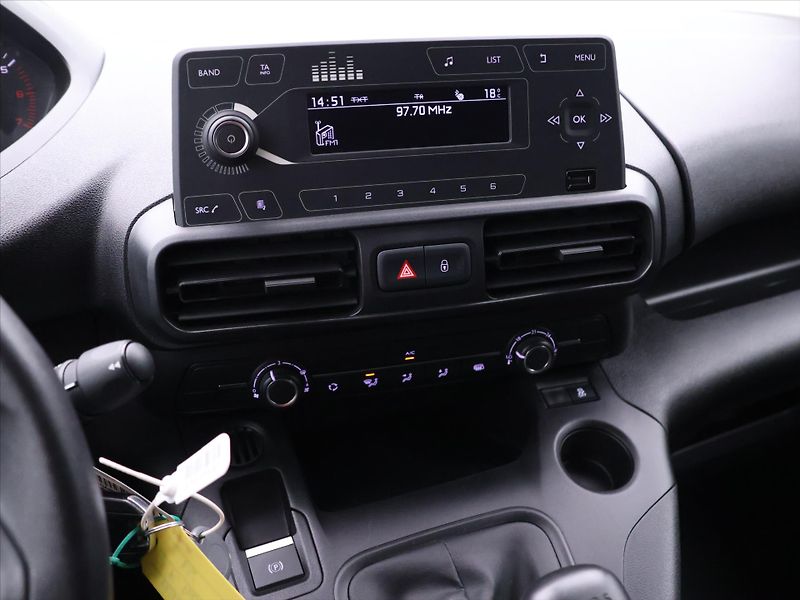 Peugeot Partner 1,2 PT 81kW Klima L1 CZ DPH - fotka 22 z 34