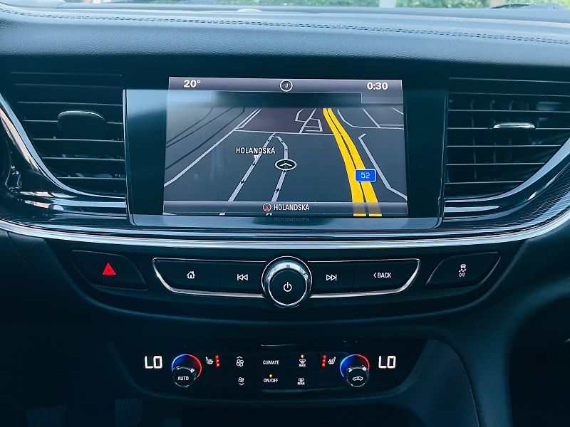 Opel Insignia 2.0CDTi KAMERA VÝHŘEV SERVISKA - fotka 35 z 51