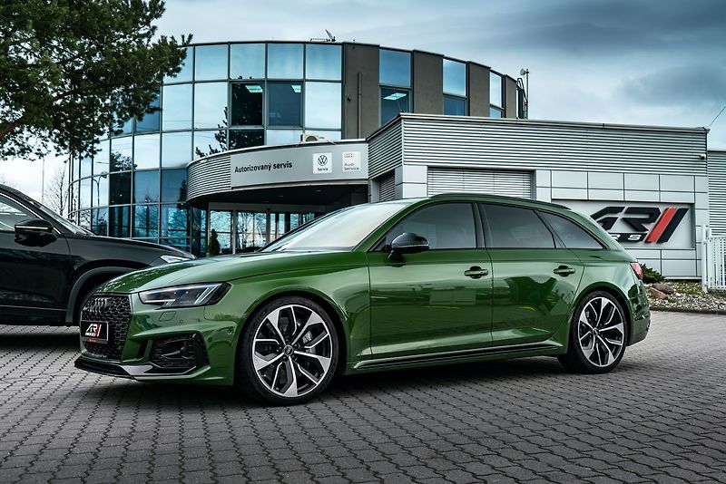 Audi RS 4 RS4  TFSI quattro, keramiky - fotka 27 z 27