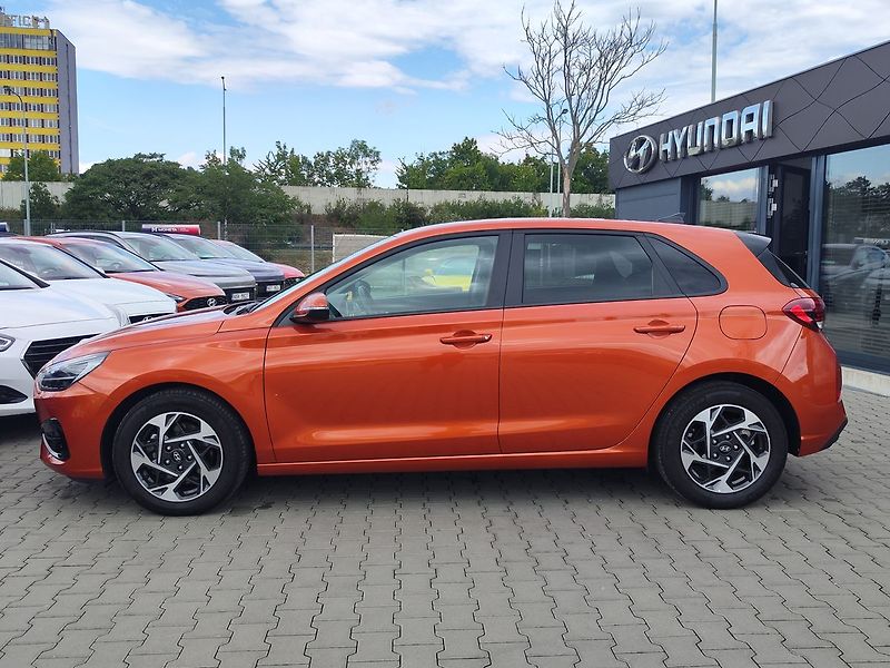 Hyundai i30 1.0 T-GDI/74kW Smart DCT - fotka 8 z 31