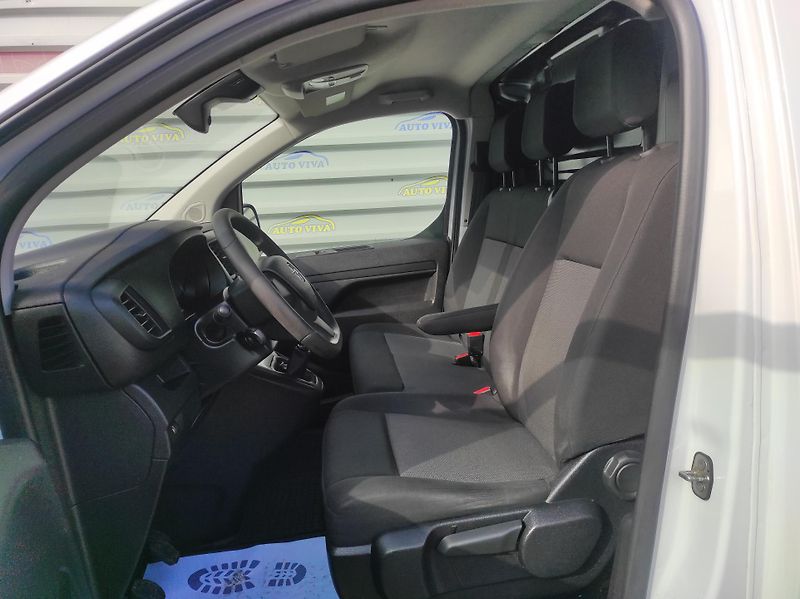 Opel Vivaro 1,5CDTi L1H1, 88kW, ČR - fotka 11 z 45