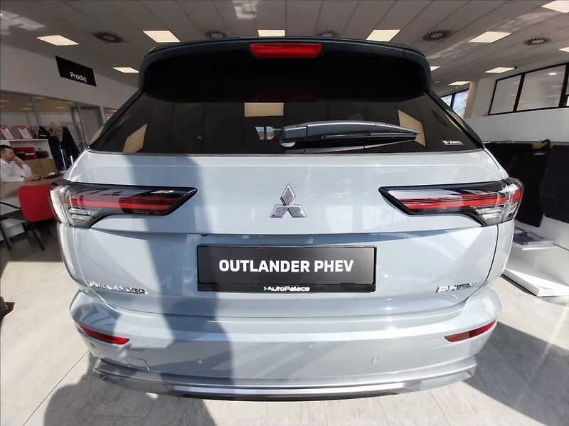 Mitsubishi Outlander (2026) 2.4 PHEV  INSTYLE - fotka 4 z 8
