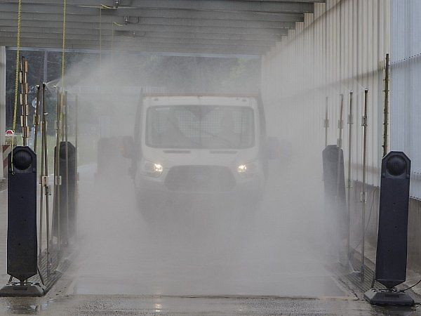 Ford podrobil Transit testům, kterém měly během šesti měsíců nasimulovat 10 let pracovního nasazení.