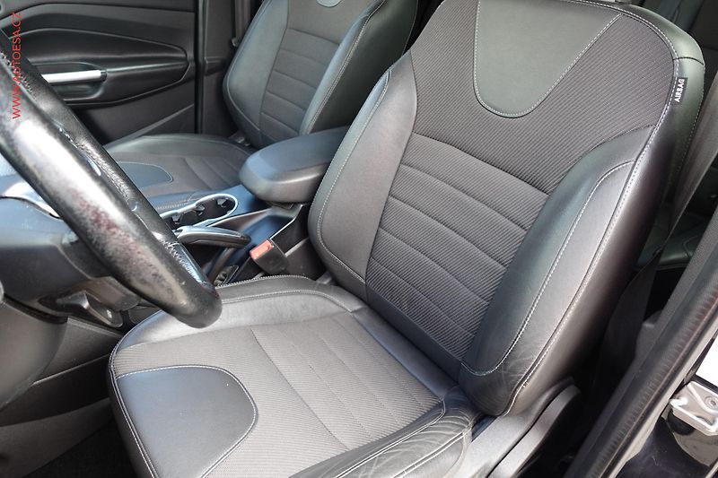 Ford Kuga (2013) 2.0TDCi 4x4, ČR, AT, xenon - fotka 10 z 16
