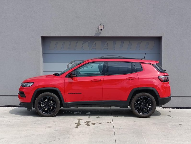 Jeep Compass 1.5 E-HYBRID NIGHT EAGLE ČR - fotka 8 z 31