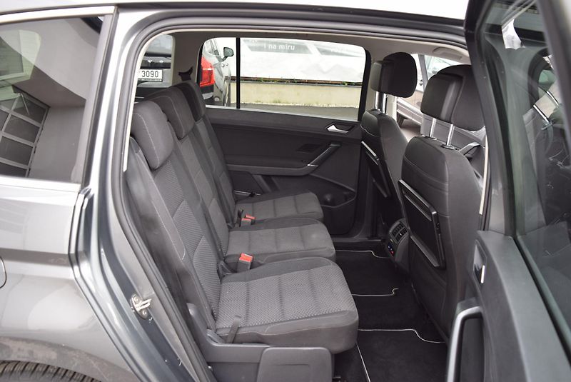 Volkswagen Touran (2017) 1.4TSI 110kw 7MÍST CLBMT APP  - fotka 39 z 46