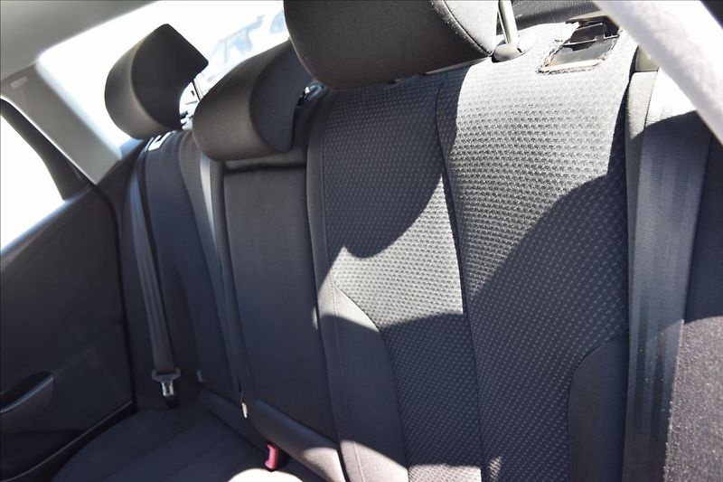 Volkswagen Passat 1,9 TDI 77KW KLIMA 1XMAJITEL - fotka 16 z 46