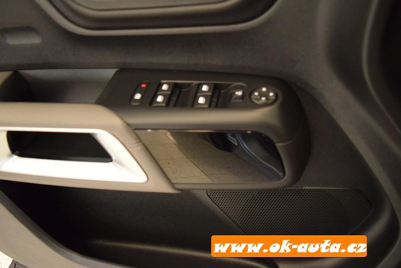 Citroën C5 Aircross HYBRID 225 ě-EAT8 165 kW-DPH - fotka 59 z 68