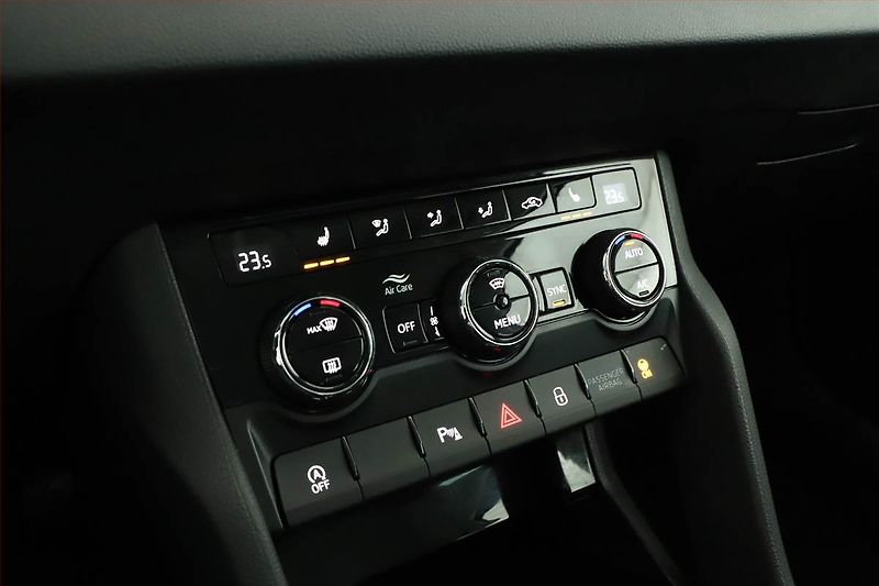 Škoda Karoq (2025) 2.0 TDI, Drive, Matrix FullLed - fotka 13 z 16