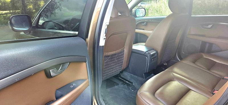 Volvo XC70 (2015)  158 kw D5 - fotka 9 z 21