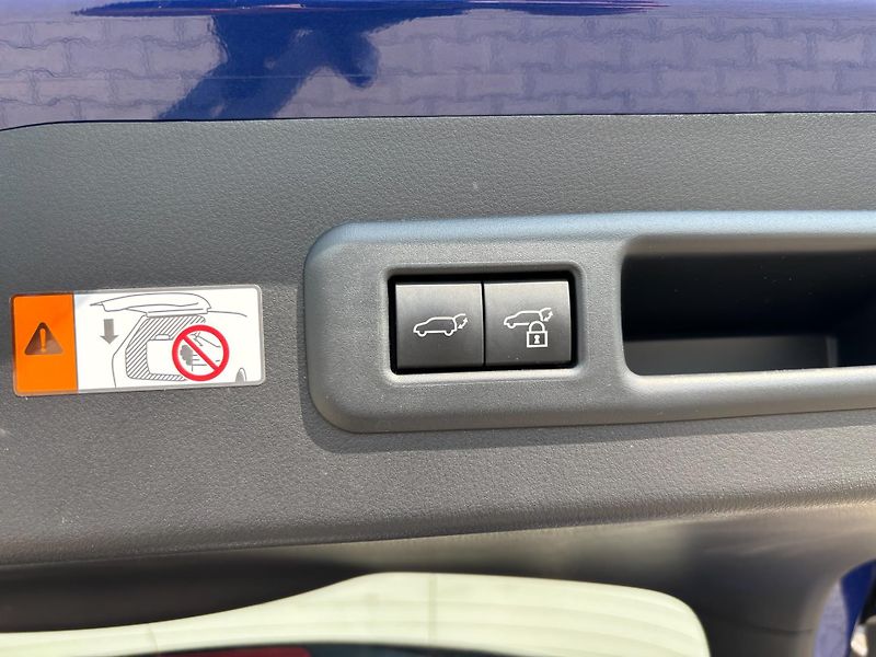 Lexus LBX 1.5 HSD e-CVT Emotion Tech - fotka 24 z 27