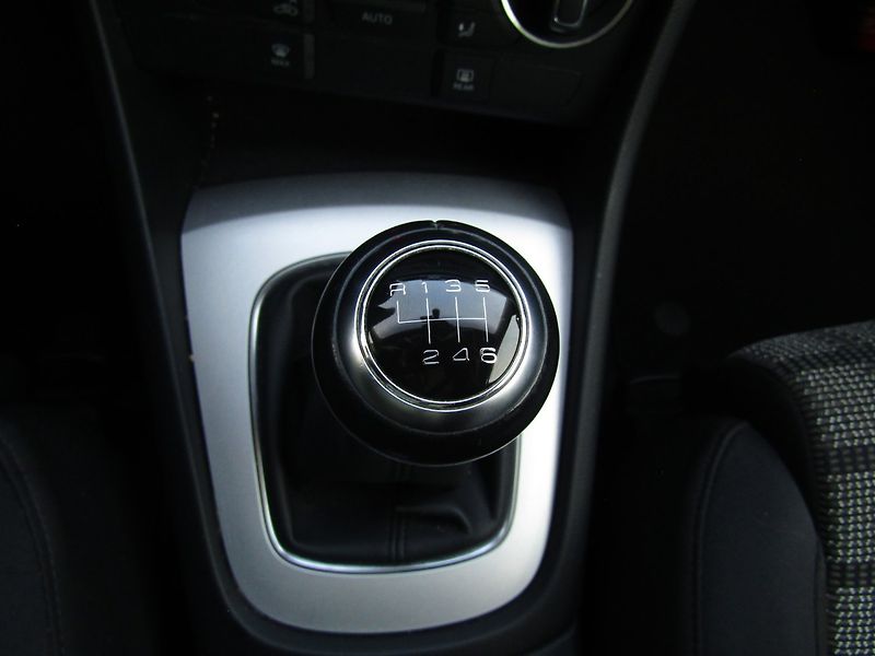 Audi Q3 (2016) 1.4 TFSI 110kW - fotka 36 z 44