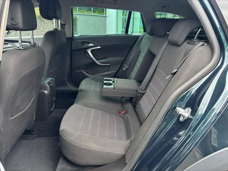 Opel Insignia 2,0 CDTi 125kW 4x4 NAVI KAMERA - fotka 12 z 44