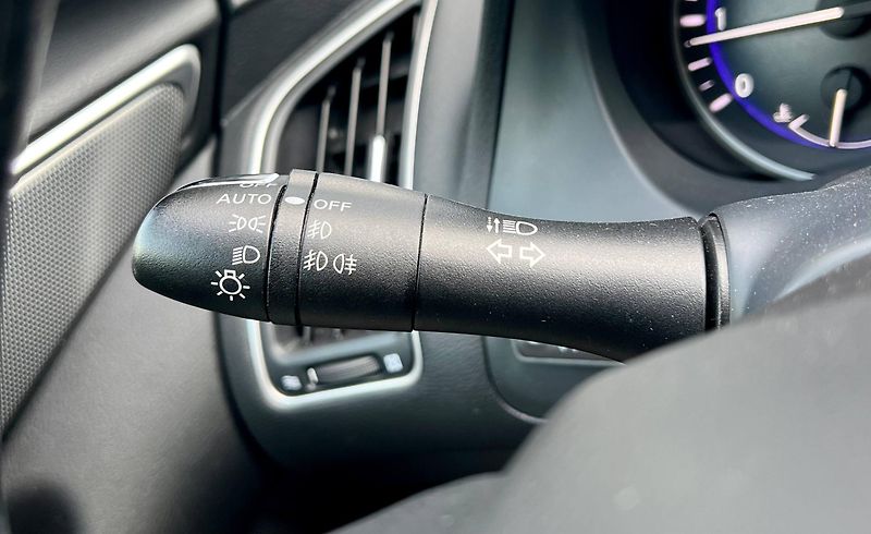 Infiniti Q50 (2014) REPREZENTATIVNÍ SEDAN TOP VÝBA - fotka 14 z 29