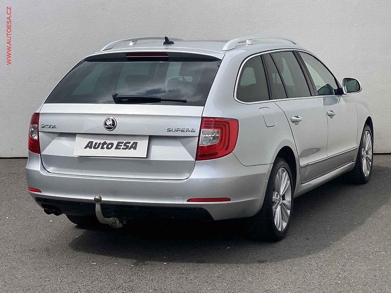 Škoda Superb (2015) 1.6 TDi, Elegance, kůže - fotka 4 z 17