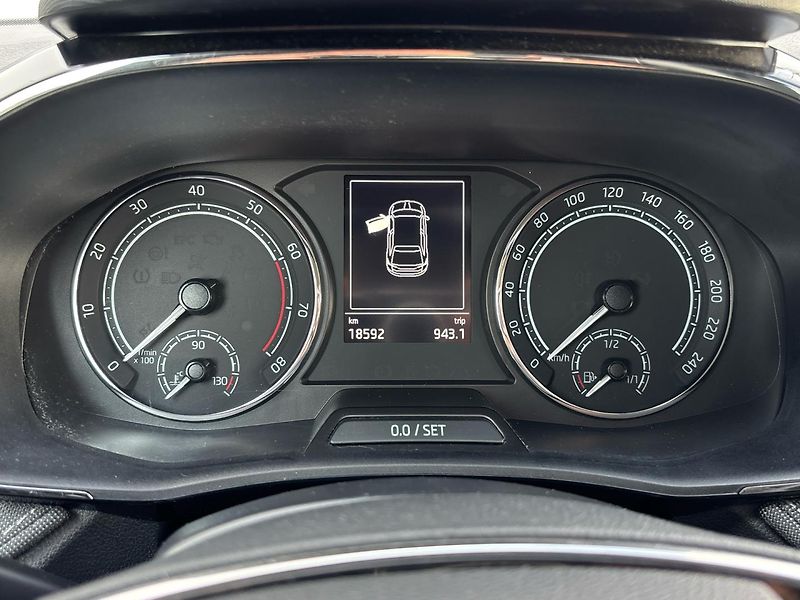 Škoda Fabia STYLE - fotka 11 z 25