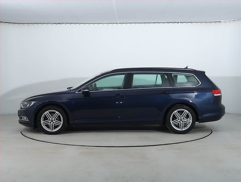 Volkswagen Passat (2017) 2.0 TDI, Automat, Serv.kniha - fotka 3 z 22