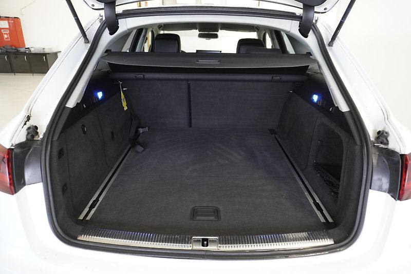 Audi A4 (2016) 2.0 TDI 140kW QUATTRO STRONIC - fotka 11 z 34