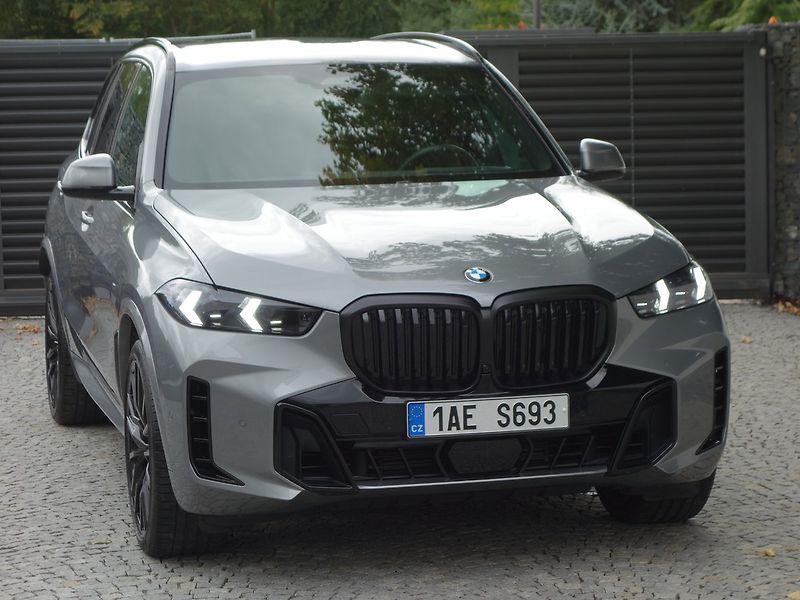 BMW X5 (2024) 4.0d*M-PAKET*VZDUCH*TOP*1M*CZ! - fotka 3 z 50