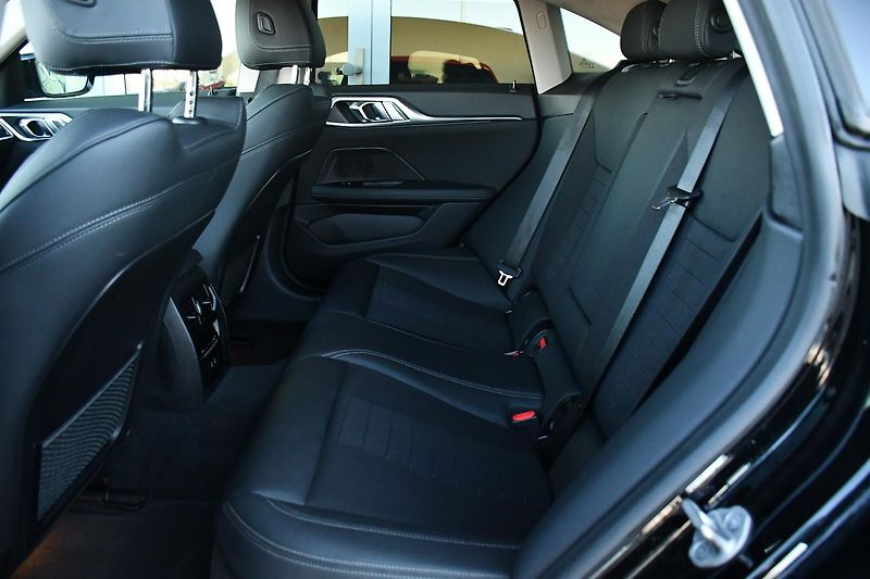 BMW i4 eDrive40 NAV REZERVACE - fotka 17 z 41