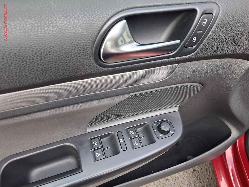 Volkswagen Golf (2009) 1.4TSi, 2.maj, Comfortline - fotka 11 z 17