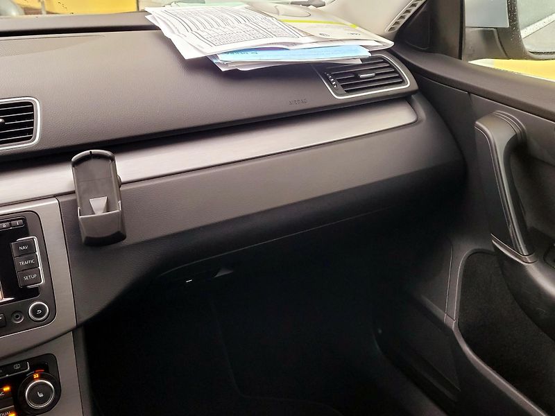 Volkswagen Passat *SERV.KNÍŽKA,AUT.PARKOVÁNÍ   - fotka 33 z 47