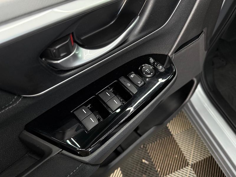 Honda CR-V (2021) 2.0 i-MMD Hybrid Lifestyle AWD - fotka 9 z 26