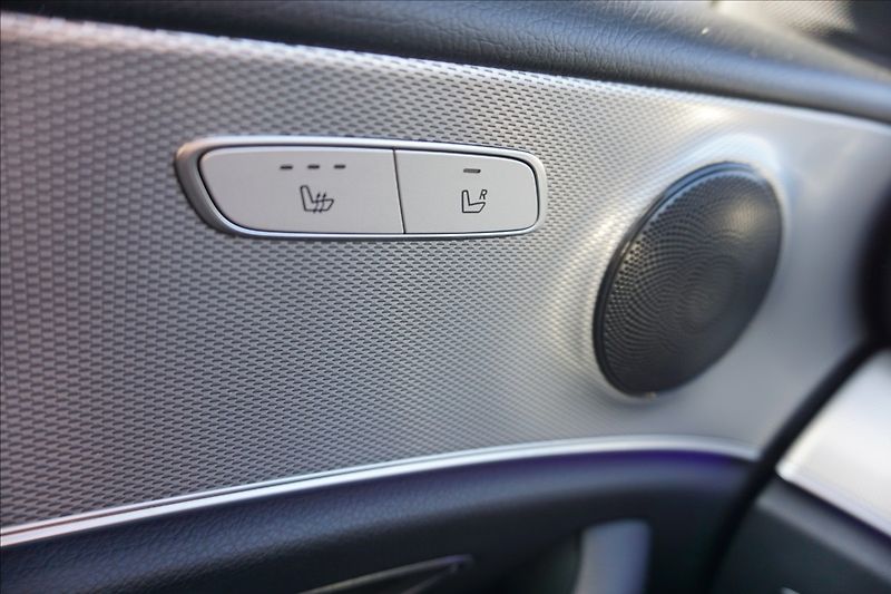 Mercedes-Benz Třídy E 2,0 E 220d 4M kombi - fotka 10 z 16
