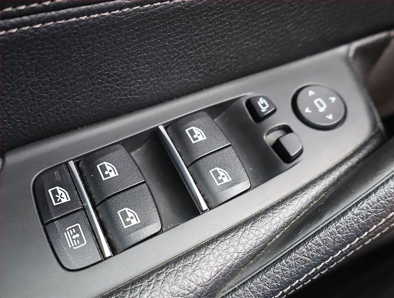 BMW Řada 5 (2017) 530d xDrive - fotka 22 z 27