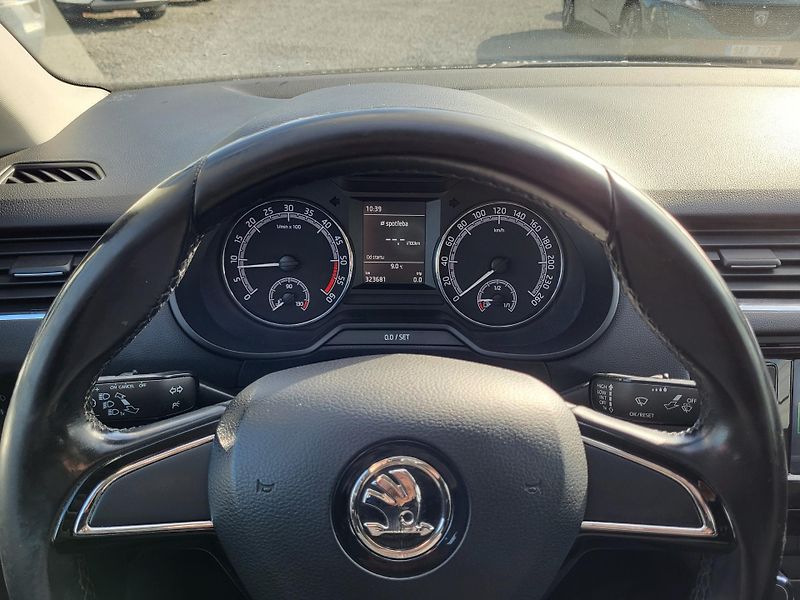 Škoda Octavia 2.0 TDi 110kW AMBITION - fotka 10 z 43