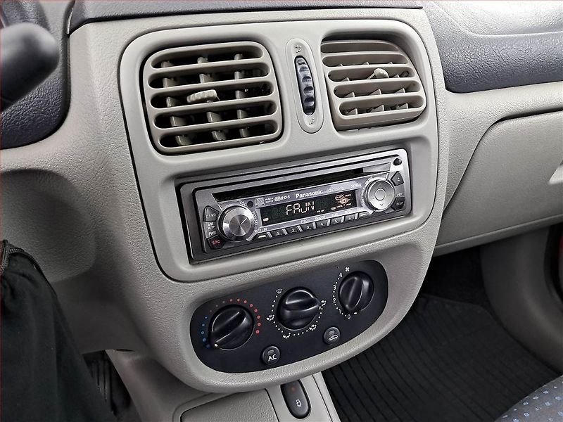 Renault Thalia (2006) 1.4 16V, po STK, Klima - fotka 12 z 13