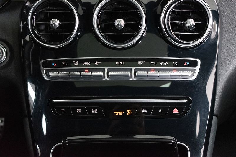 Mercedes-Benz GLC 220d AMG*4MATIC*AIRMATIC*DPH* - fotka 26 z 43