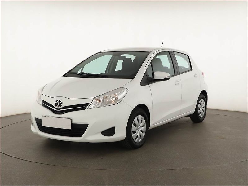 Toyota Yaris (2013) 1.33 Dual VVT-i - fotka 2 z 13