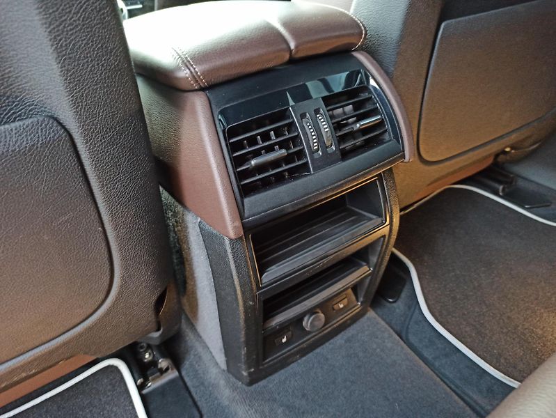 BMW X5 xDRIVE 30d 190kW ČR - fotka 14 z 31
