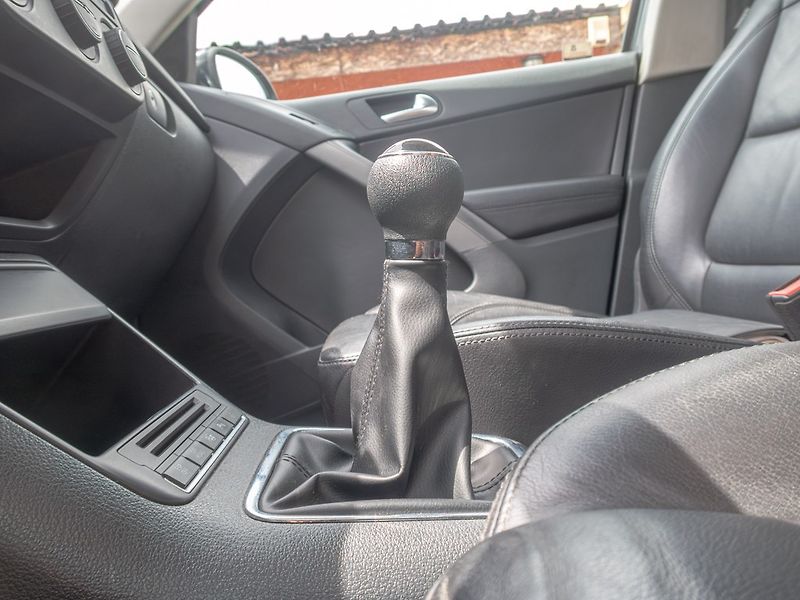 Volkswagen Tiguan (2009) ČR 2.0TDI 125KW – TAŽNÝ - fotka 26 z 50