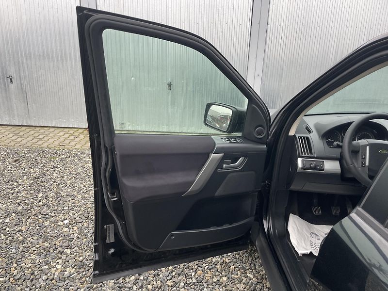 Land Rover Freelander 2.2TD4 160PS 4x4 136TKM SPORT! - fotka 179 z 201