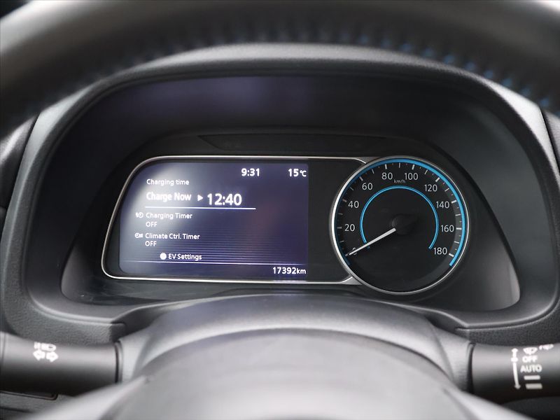 Nissan Leaf 110kW ACENTA 40kWh CZ - fotka 15 z 30