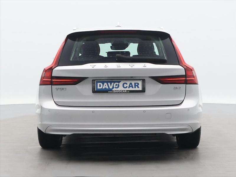 Volvo V90 2,0 D 145 kW Momentum Automat - fotka 6 z 32