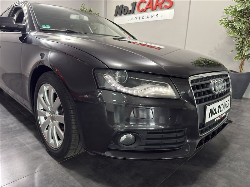 Audi A4 2,0   TDI B8 1.MAJITEL BI-XEN - fotka 35 z 43