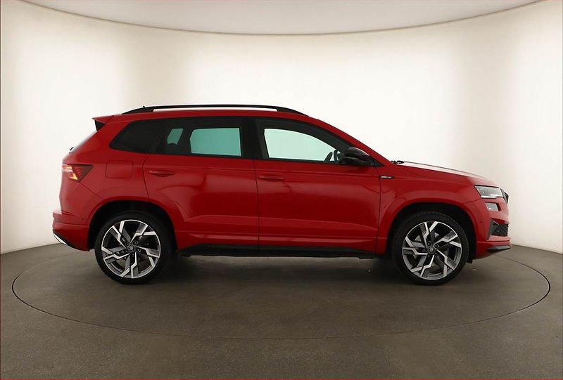 Škoda Karoq (2025) 1.5 TSI, SPORTLINE, AUTOMAT - fotka 6 z 24