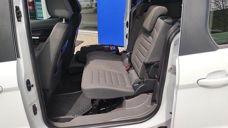 Ford Tourneo Connect (2020) 1,5 EcoBlue 88kW CZ DPH - fotka 24 z 30