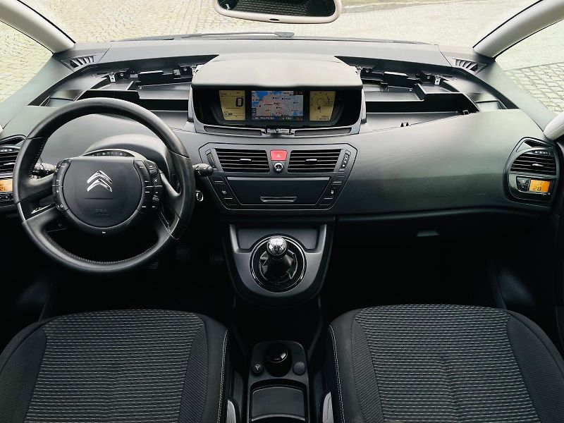 Citroën C4 Picasso 1.6i 88KW MANUÁL LED SENZORY - fotka 23 z 44