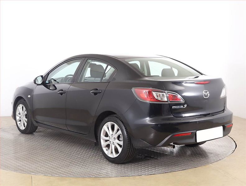 Mazda 3 (2010) 1.6, Tempomat, Vyhř. sedaček - fotka 4 z 16