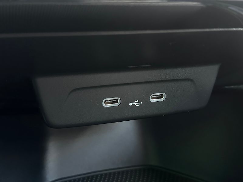 Škoda Fabia 1.0TSi Selection 95PS LED V.Co - fotka 31 z 37